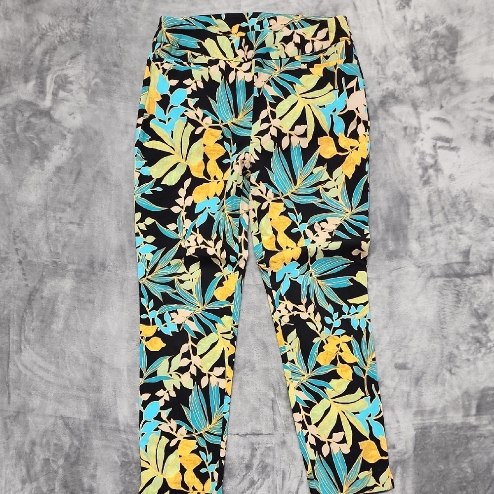 Chico's Multicolor Tropical Print Ankle Pants